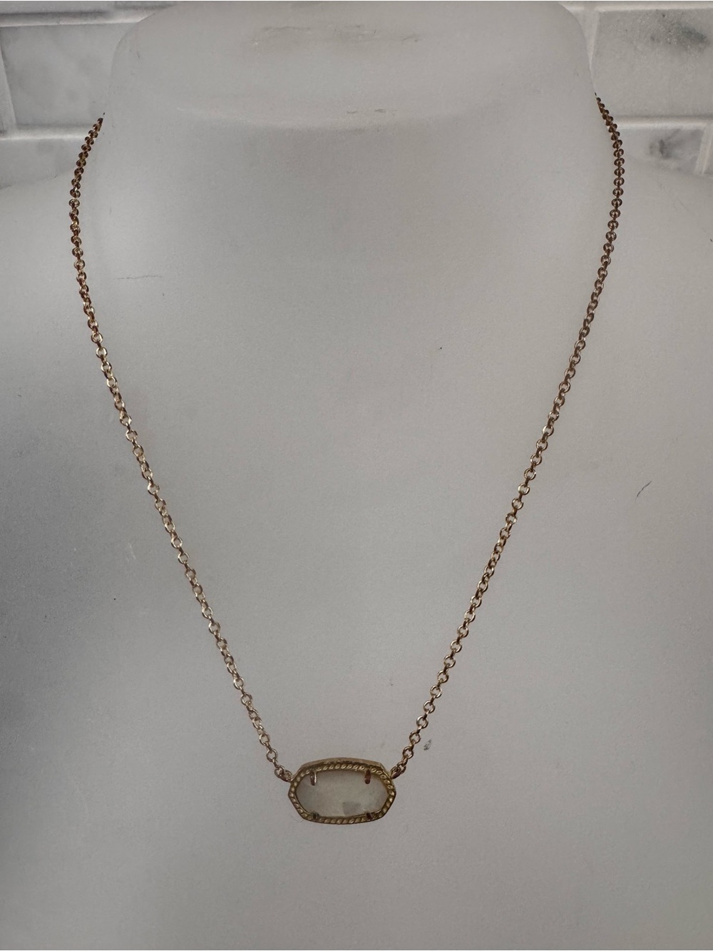 Kendra Scott Rose Gold Tone Oval Pendant Necklace - Picture 3 of 9